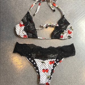 NWOT Beach Bunny Cherry Pie Bikini